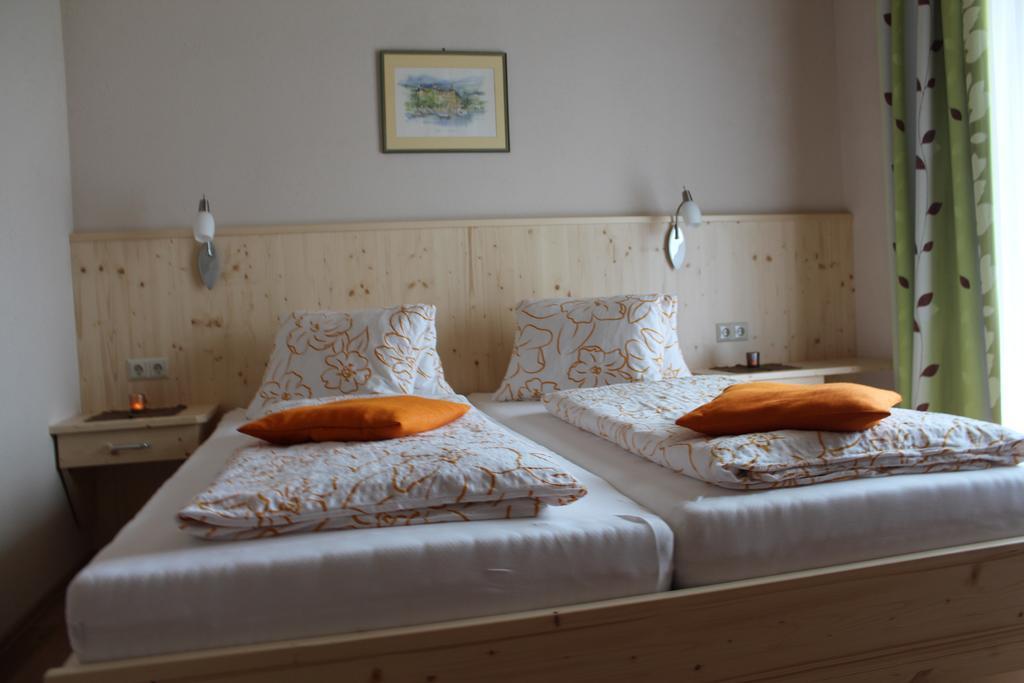 Pension & Ferienwohnung Sonnleiten Gnesau Ruang foto