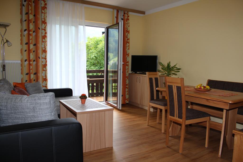 Pension & Ferienwohnung Sonnleiten Gnesau Ruang foto
