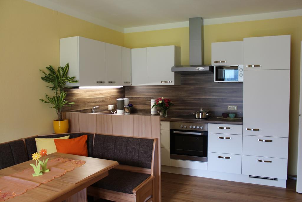Pension & Ferienwohnung Sonnleiten Gnesau Ruang foto